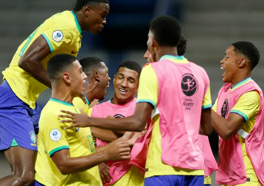 Seleção brasileira sub-17 derrotou o Uruguai por 3 a 0, garantindo sua classificação para o Hexagonal final da Sul-Americana Sub-17