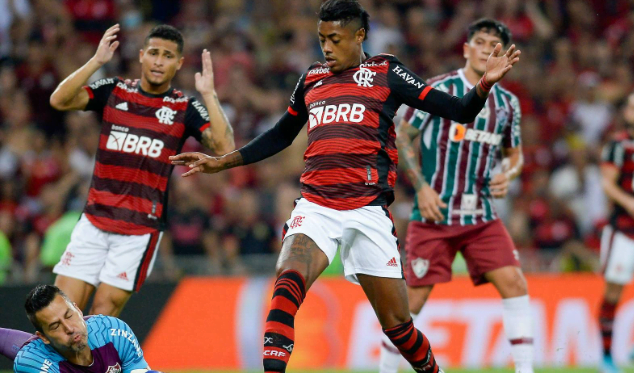Flamengo vence o Fluminense por 2 a 0 na final do Campeonato Carioca